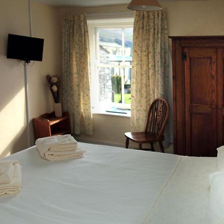 The Sun Inn دينت المظهر الخارجي الصورة