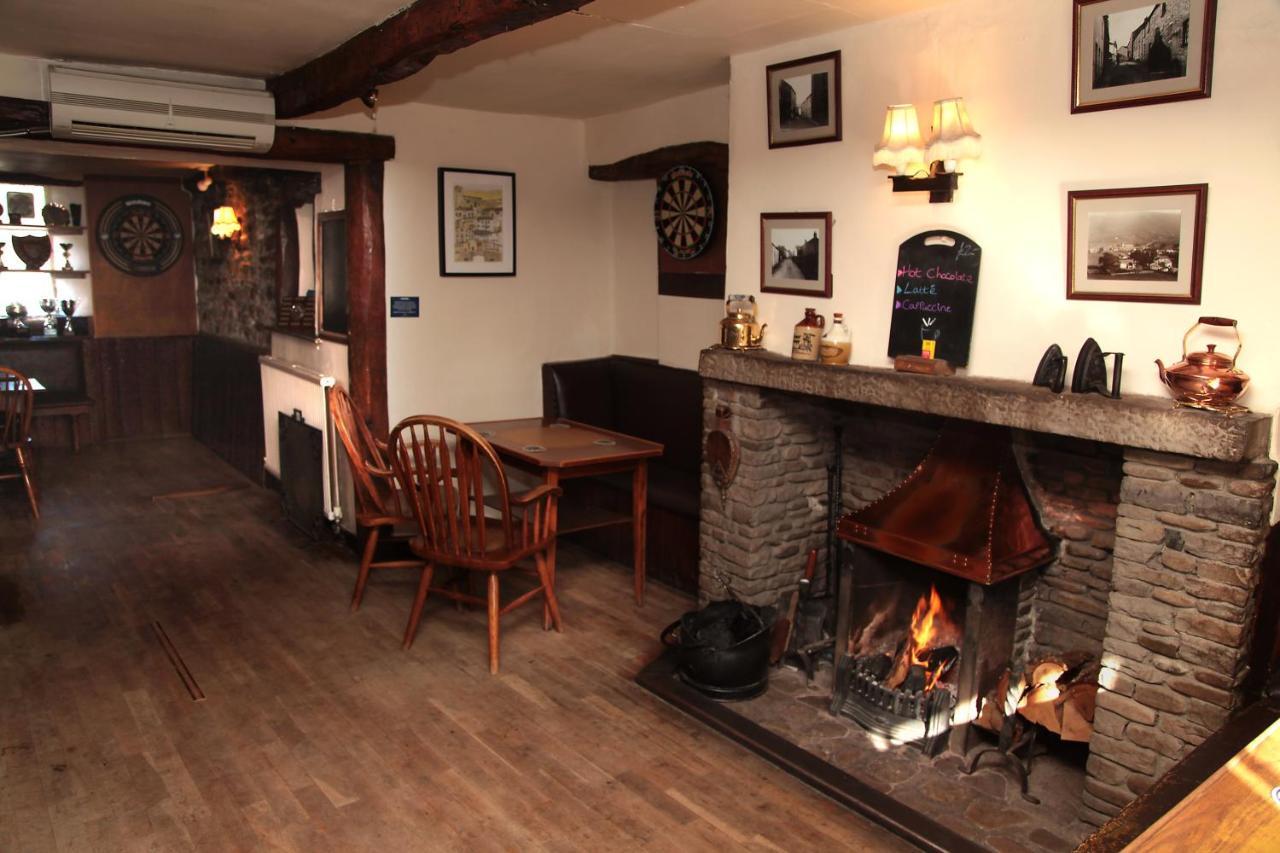 The Sun Inn دينت المظهر الخارجي الصورة