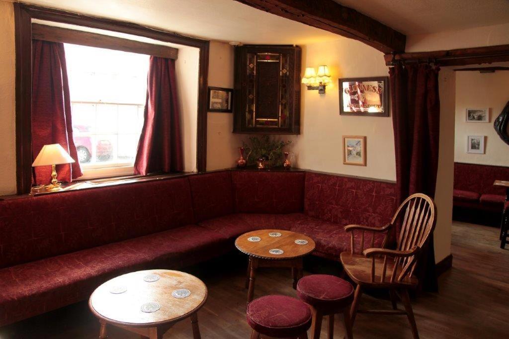 The Sun Inn دينت المظهر الخارجي الصورة